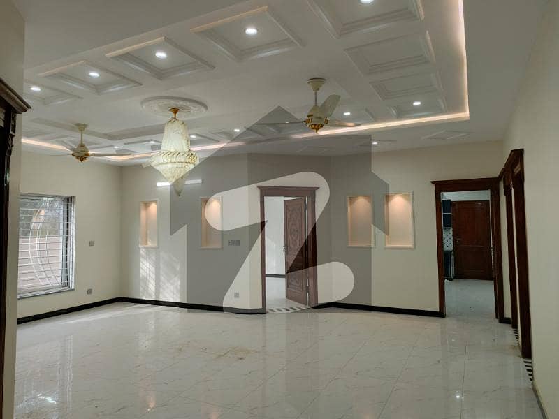 1 Kanal Beautiful Double Storey House Available For Rent 1 Kanal Beautiful Double Storey House Available For Rent