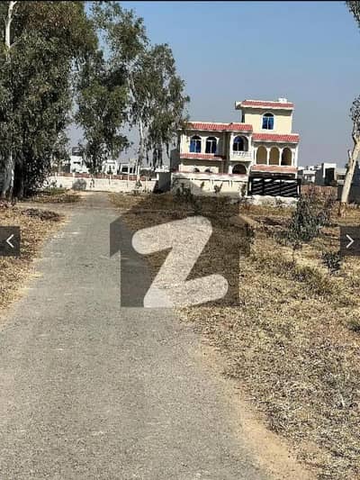 گورنمنٹ آفیسرز کوآپریٹیو ہاؤسنگ سوسائٹی لاہور میں 2 کنال کمرشل پلاٹ 2.9 کروڑ میں برائے فروخت۔