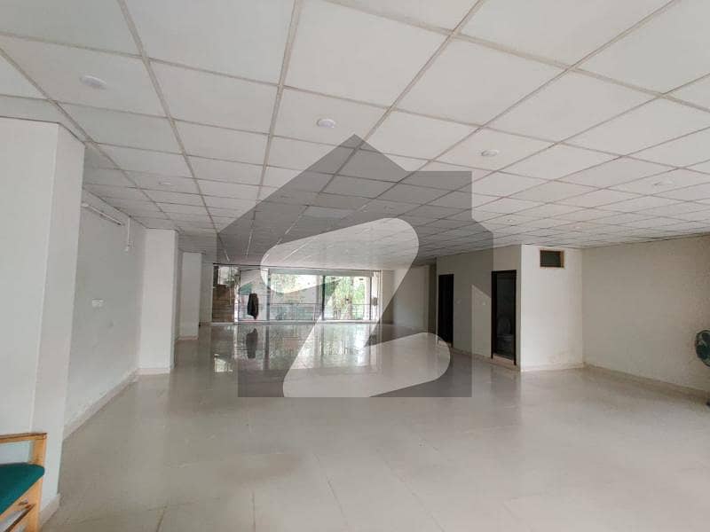 FIRST FLOOR COMMERCIAL SPACE AVAILABLE FOR RENT FIRST FLOOR COMMERCIAL SPACE AVAILABLE FOR RENT