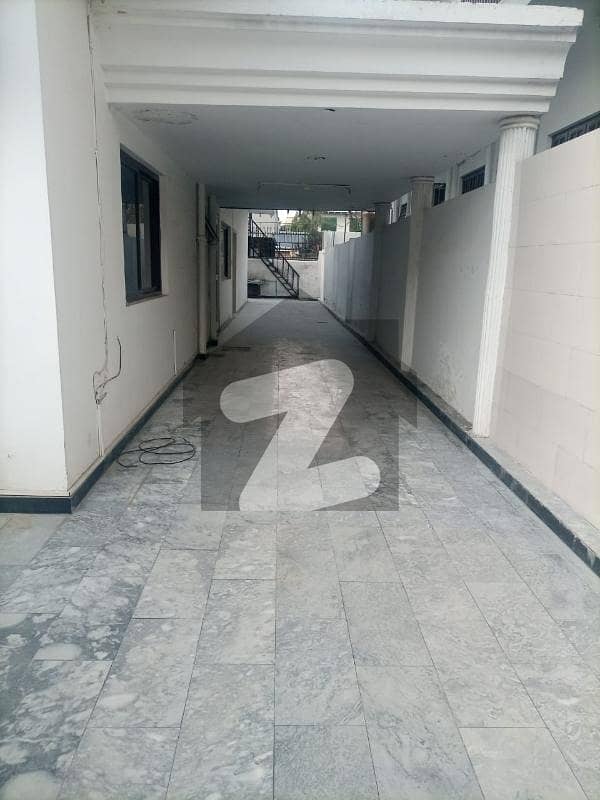 f11 upper portion 4beds Rent 155000 Real pic f11 upper portion 4beds Rent 155000 Real pic