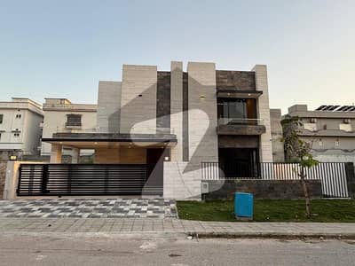 ڈی ایچ اے ڈیفینس فیز 2 ڈی ایچ اے ڈیفینس,اسلام آباد میں 6 کمروں کا 1 کنال مکان 11.9 کروڑ میں برائے فروخت۔
