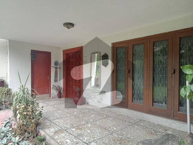2 KANAL HOUSE FOR SALE IN LAHORE 2 KANAL HOUSE FOR SALE IN LAHORE