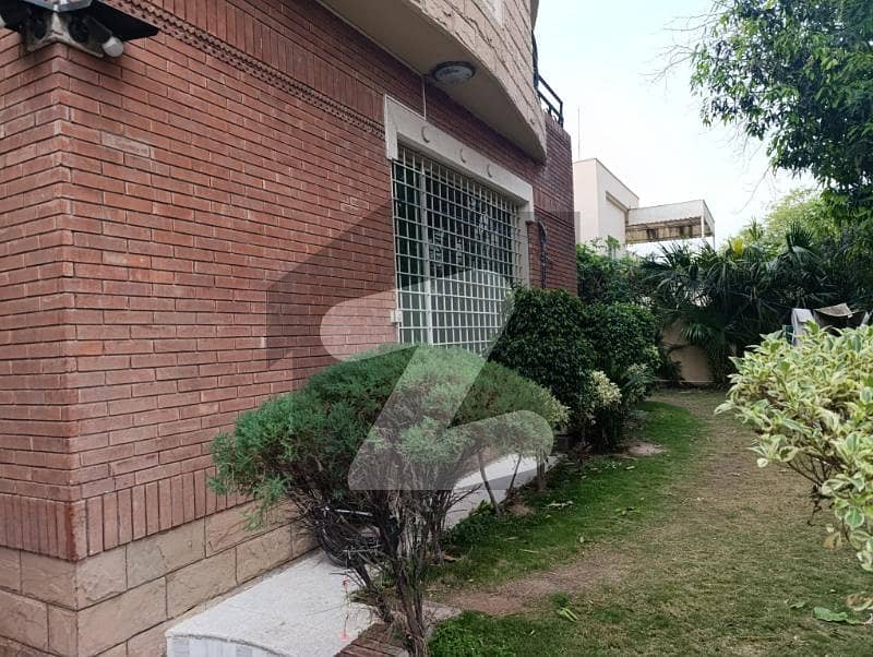 5 Bedroom+Maid For Rent In F8 Islamabad 5 Bedroom+Maid For Rent In F8 Islamabad