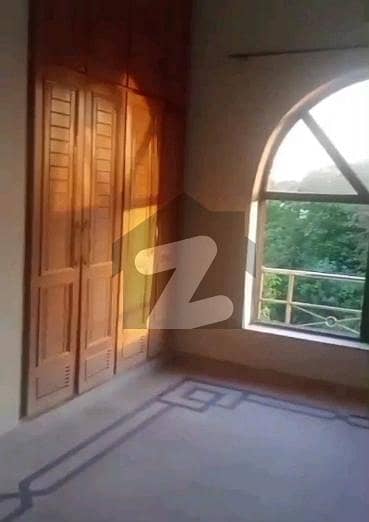 آئی ۔ 8/3 آئی ۔ 8,اسلام آباد میں 3 کمروں کا 14 مرلہ بالائی پورشن 1.7 لاکھ میں کرایہ پر دستیاب ہے۔