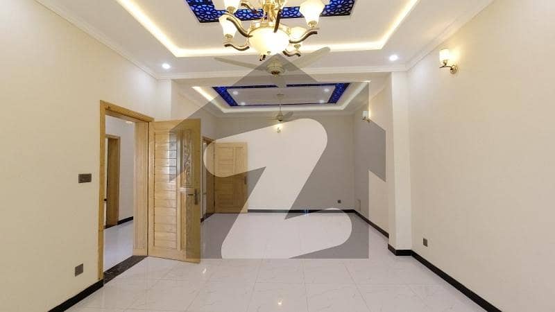 جی ۔ 11 اسلام آباد میں 4 کمروں کا 5 مرلہ مکان 4.9 کروڑ میں برائے فروخت۔