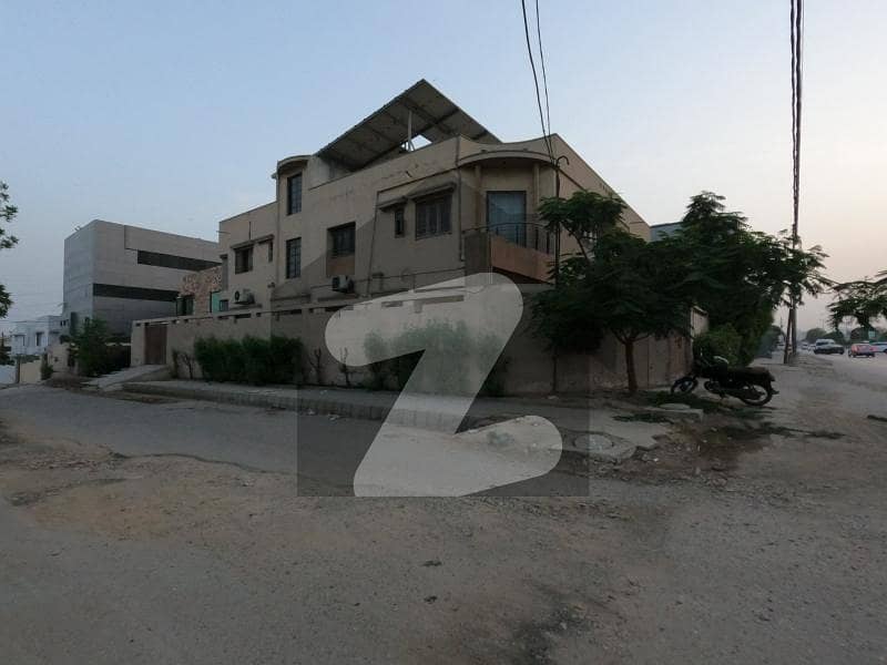 Get An Attractive Corner House In Karachi Under Rs. 190000000 Get An Attractive Corner House In Karachi Under Rs. 190000000