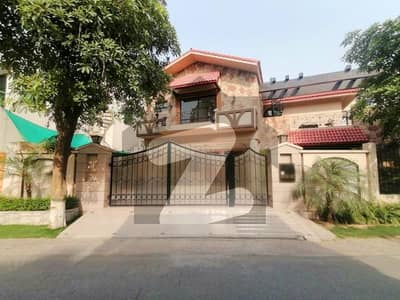 A Prime Location 1 Kanal House Located In PCSIR Housing Scheme Phase 2 - Block B Is Available For sale A Prime Location 1 Kanal House Located In PCSIR Housing Scheme Phase 2 - Block B Is Available For sale