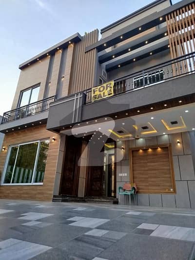 10 Marla Ultra Luxury Modren Disgen House For Sale In Bahria Town Lahore