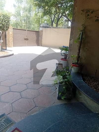 4 Kanal House for Sale, Semi Commercial -- Off Peco Road GECHS Ph1 4 Kanal House for Sale, Semi Commercial -- Off Peco Road GECHS Ph1