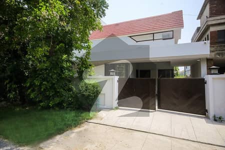 Beautiful 10 Marla House For Rent In Dha Defense