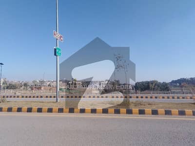 بحریہ ٹاؤن فیز 8 ۔ بلاک بی بحریہ ٹاؤن فیز 8,بحریہ ٹاؤن راولپنڈی,راولپنڈی میں 10 مرلہ رہائشی پلاٹ 1.35 کروڑ میں برائے فروخت۔ بحریہ ٹاؤن فیز 8 ۔ بلاک بی بحریہ ٹاؤن فیز 8,بحریہ ٹاؤن راولپنڈی,راولپنڈی میں 10 مرلہ رہائشی پلاٹ 1.35 کروڑ میں برائے فروخت۔