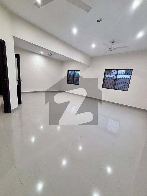 Beautiful 1000 Yd, Huge Basement