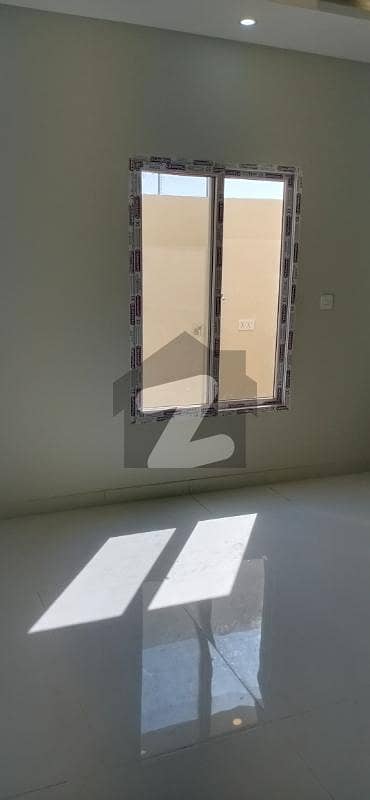 نیا ناظم آباد کراچی میں 5 کمروں کا 1 مرلہ مکان 5.98 کروڑ میں برائے فروخت۔