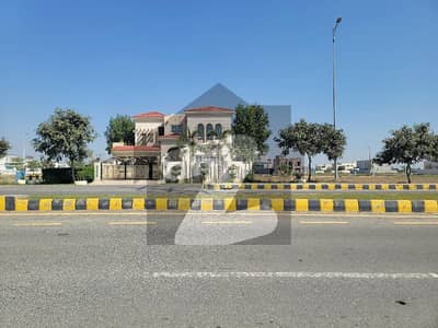 Y 2 Kanal Pair Plots Main 150ft Road Luxurious Deal NDC Applied By US.