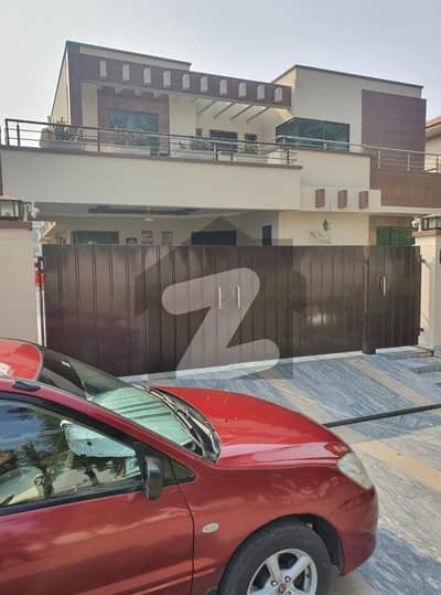 ڈی ایچ اے فیز 6 ڈیفنس (ڈی ایچ اے),لاہور میں 5 کمروں کا 1 کنال مکان 8.75 کروڑ میں برائے فروخت۔