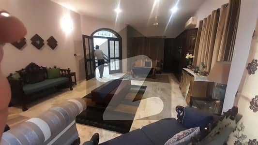 ڈی ایچ اے فیز 6 ڈیفنس (ڈی ایچ اے),لاہور میں 6 کمروں کا 1 کنال مکان 7.99 کروڑ میں برائے فروخت۔