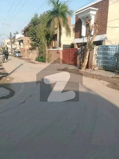 مسلم ٹاؤن فیصل آباد میں 11 مرلہ رہائشی پلاٹ 1.88 کروڑ میں برائے فروخت۔