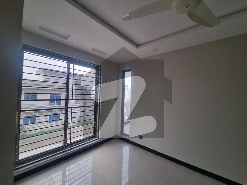 2 Bed Flat 750 Sqft 2 Bed Flat 750 Sqft