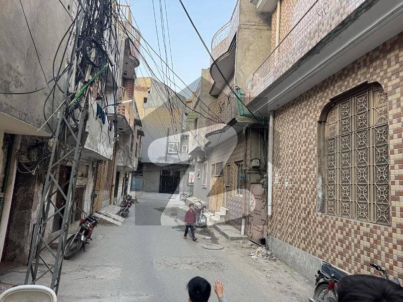 اچھرہ لاہور میں 7 کمروں کا 11 مرلہ مکان 1.1 لاکھ میں کرایہ پر دستیاب ہے۔ اچھرہ لاہور میں 7 کمروں کا 11 مرلہ مکان 1.1 لاکھ میں کرایہ پر دستیاب ہے۔
