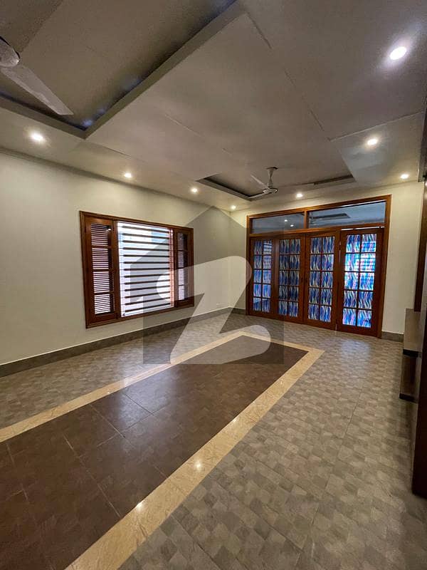 500 Sqyd Bungalow 5 Bed+Store Room 500 Sqyd Bungalow 5 Bed+Store Room