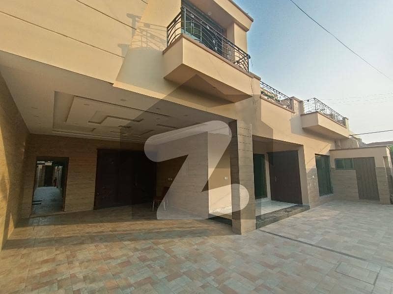 فیصل ٹاؤن لاہور میں 6 کمروں کا 1 کنال مکان 7.25 کروڑ میں برائے فروخت۔ فیصل ٹاؤن لاہور میں 6 کمروں کا 1 کنال مکان 7.25 کروڑ میں برائے فروخت۔