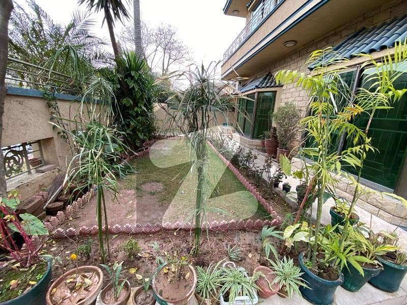 Buy A Centrally Located 666 Square Yards House In F-7 Buy A Centrally Located 666 Square Yards House In F-7