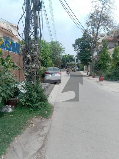 سن فلاور ہاؤسنگ سوسائٹی لاہور میں 5 کمروں کا 2 کنال مکان 10.05 کروڑ میں برائے فروخت۔ سن فلاور ہاؤسنگ سوسائٹی لاہور میں 5 کمروں کا 2 کنال مکان 10.05 کروڑ میں برائے فروخت۔