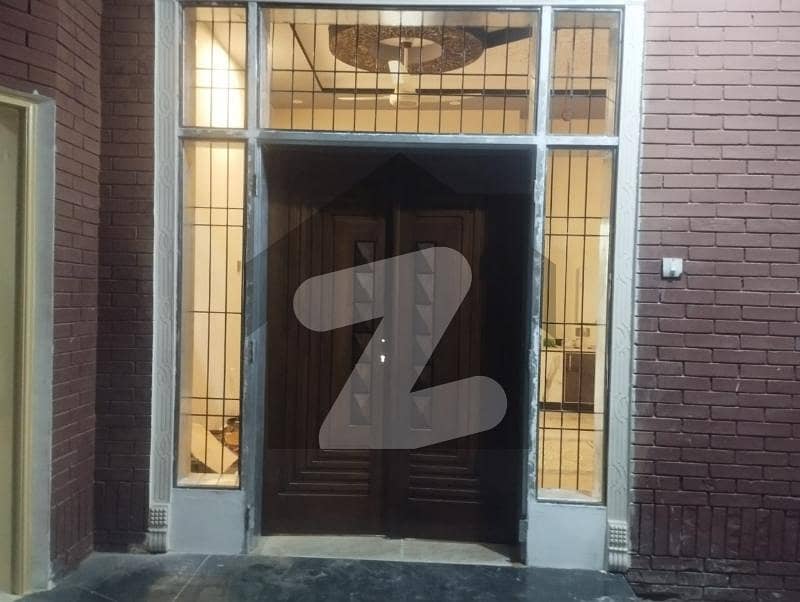 10 Marla Lower Portion Available For Rent 10 Marla Lower Portion Available For Rent