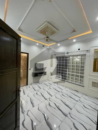 ایل ڈی اے ایوینیو ۔ بلاک جے ایل ڈی اے ایوینیو,لاہور میں 6 کمروں کا 10 مرلہ مکان 3.65 کروڑ میں برائے فروخت۔ ایل ڈی اے ایوینیو ۔ بلاک جے ایل ڈی اے ایوینیو,لاہور میں 6 کمروں کا 10 مرلہ مکان 3.65 کروڑ میں برائے فروخت۔
