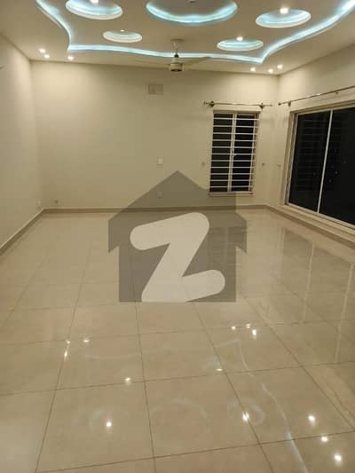 بحریہ ٹاؤن فیز 7 بحریہ ٹاؤن راولپنڈی,راولپنڈی میں 3 کمروں کا 1 کنال بالائی پورشن 1.05 لاکھ میں کرایہ پر دستیاب ہے۔