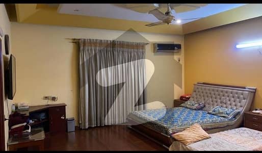 سعید کالونی - نیو گارڈن بلاک سعید کالونی,فیصل آباد میں 5 کمروں کا 1 کنال مکان 8.0 کروڑ میں برائے فروخت۔