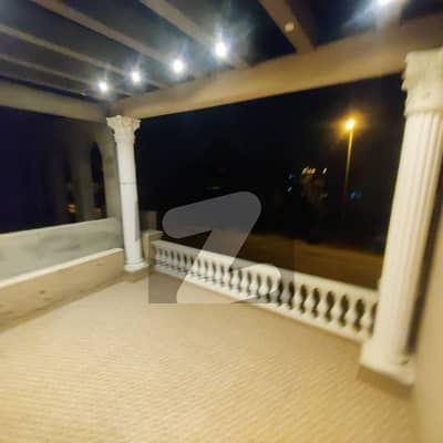 بحریہ آرچرڈ لاہور میں 5 کمروں کا 8 مرلہ مکان 1.9 کروڑ میں برائے فروخت۔