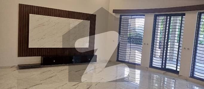 F-6/3 CORNER HOUSE FPR SALE PRIME LOCATION