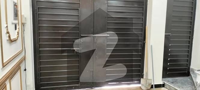 Prime Location House Spread Over 2 Marla In Gulberg Available