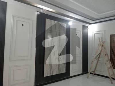 عامل کالونی کراچی میں 3 کمروں کا 4 مرلہ فلیٹ 2.35 کروڑ میں برائے فروخت۔