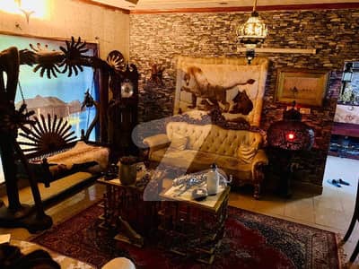 40 Marla 100 feet road 10 years old house for sale 6 beds 7 bathroom Near Park
