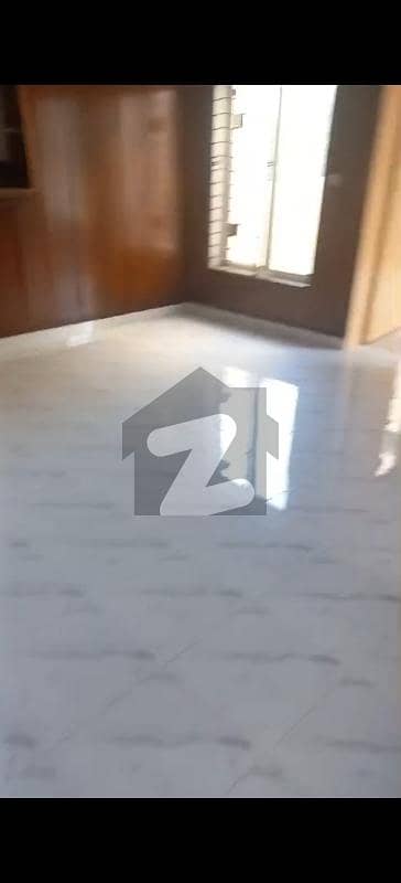 1 Kanal Upper Portion With Separate Gate and Garage 1 Kanal Upper Portion With Separate Gate and Garage