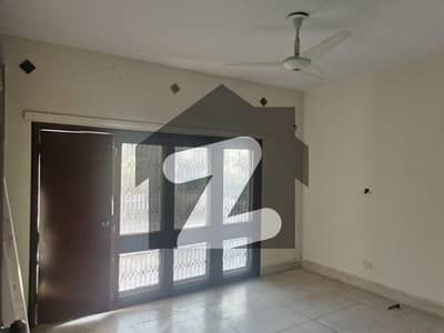 Commercial House Available For Rent At Ideal Location In Satellite Town