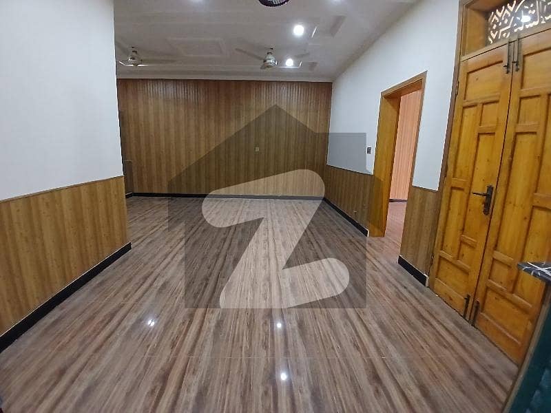 LVl 3 Bed Upper Portion Available For Rent LVl 3 Bed Upper Portion Available For Rent