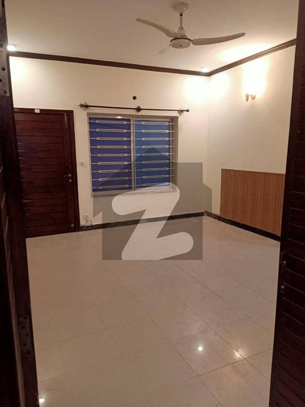 Upper Portion For Rent In E-11 Islamabad Upper Portion For Rent In E-11 Islamabad