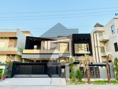 1 Kanal Brand New House on Main 100ft Road Facing