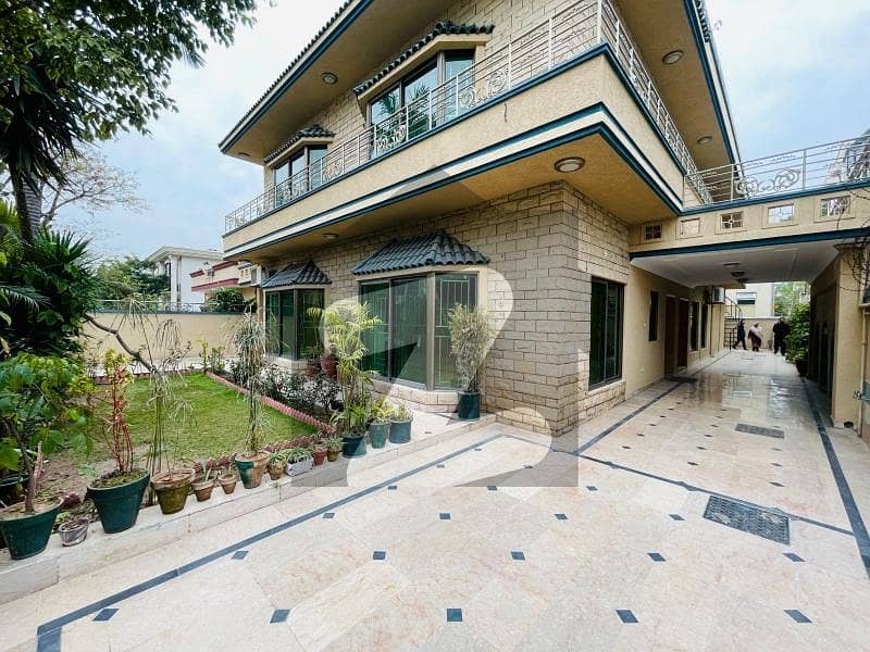 Luxury House On Extremely Prime Location with Double gate Available For Rent In Islamabad. Luxury House On Extremely Prime Location with Double gate Available For Rent In Islamabad.