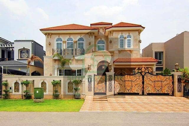 1 KANAL BEAUTIFUL HOUSE AVAILABLE FOR SALE 1 KANAL BEAUTIFUL HOUSE AVAILABLE FOR SALE