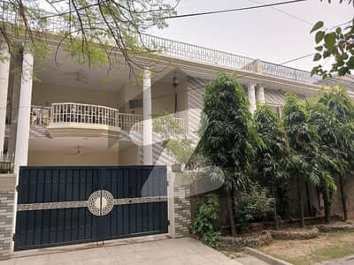 10 Marla Facing Park House For Sale In Faisal Town Lahoore Easy Approach to Main Molana Shaukat Ali Road