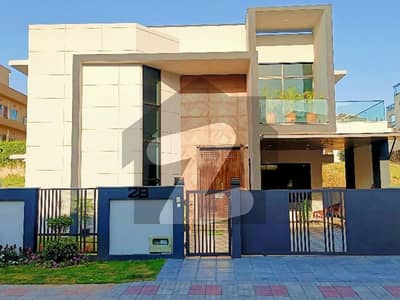 New Designer Beautiful 1 Kanal House For Sale