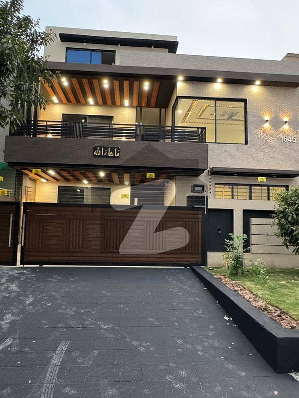 A Stunning House Is Up For Grabs In B-17 A Stunning House Is Up For Grabs In B-17