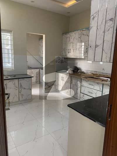 1 KANAL PRIME LOCATION HOUSE AVAILABLE FOR SALE IN LDA AVENUE