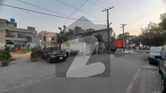 15 Marla Semi Commercial Plot Available