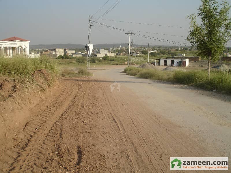 4 Marla Structure House 3 Bed 3 Bath T. v D/D Car Porch 20 Feet Street