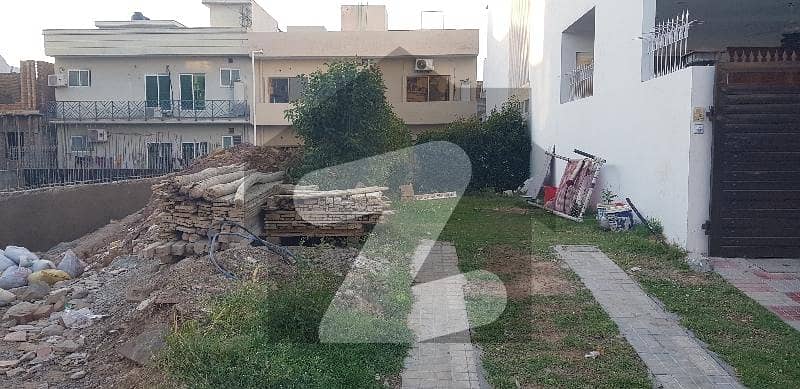 35X70 PLOT 7?? FOR SALE WIDE STRRET SOUTH FACING 35X70 PLOT 7?? FOR SALE WIDE STRRET SOUTH FACING
